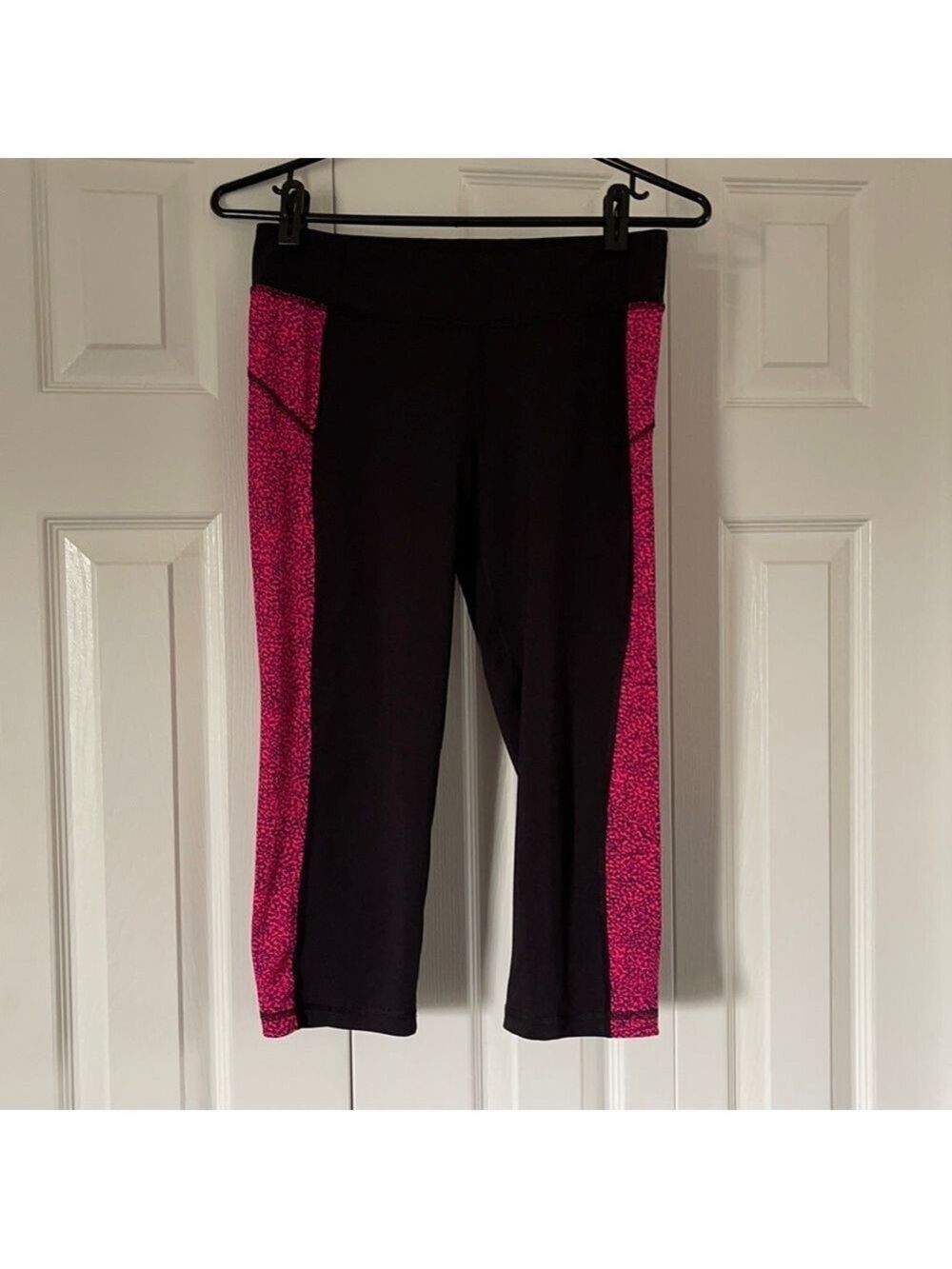 Live Love Dream workout capris size M🥰🥰